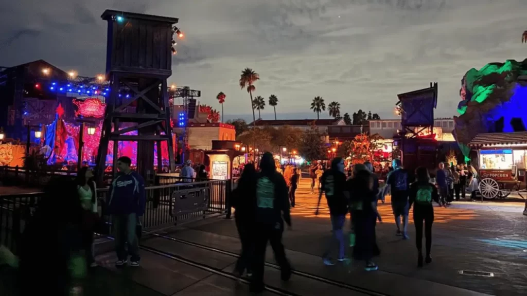 Knott's Scary Farm - img knotts scarys farm lsi 2 - Language Systems International Knott's Scary Farm