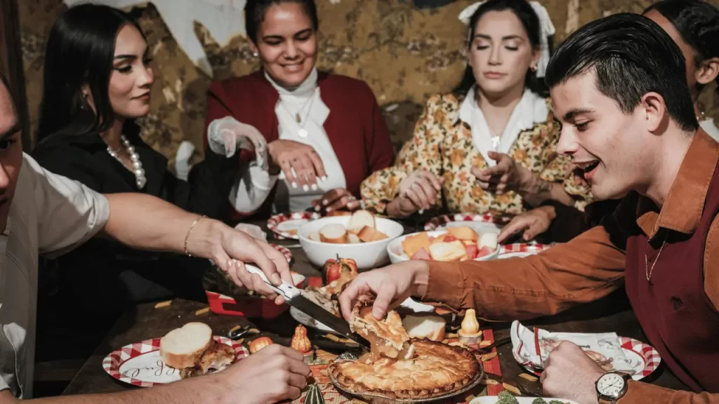 Thanksgiving in the United States: One of the Most Important American Holidays 1 Students in thanksgiving
